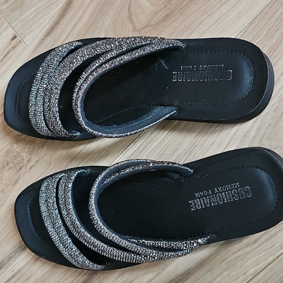 Cushionaire Black and Silver Sandals Womens Size 7 - Picture 3 of 9